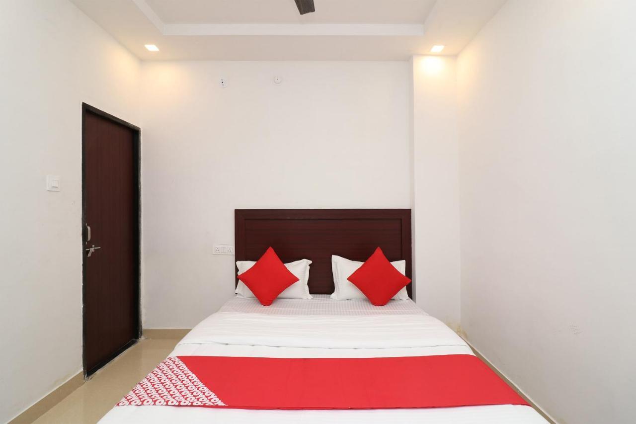 Oyo 1021 Hotel Gayatri Residency Tirath Exteriér fotografie